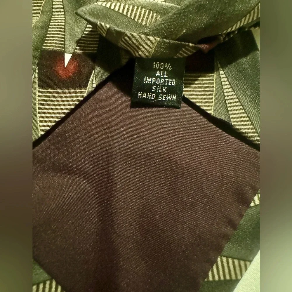Ziggurat by Mulberry Neckwear Tie 100% silk Vintage